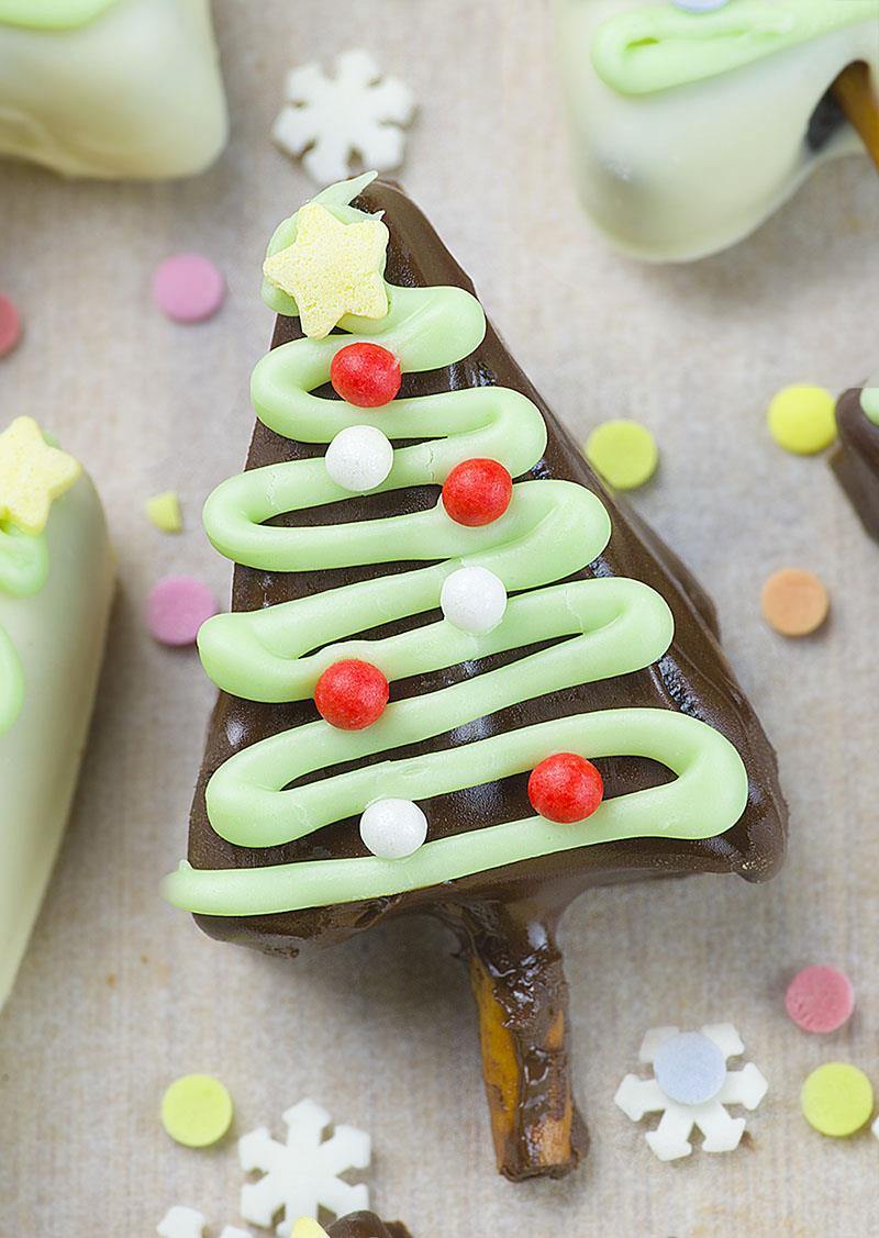 Christmas Tree Oreo Truffles | OMG Chocolate Desserts
