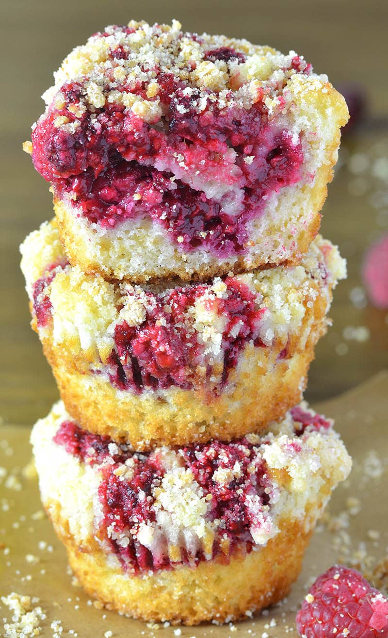 A weekend breakfast treat that little ones will love too. Try these raspberry muffins with a crunchy streusel topping today.