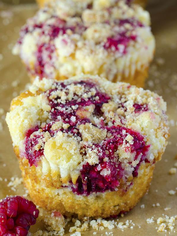 Raspberry Streusel Muffins - OMG Chocolate Desserts