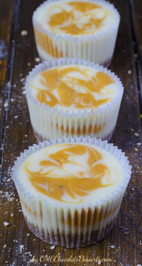 I always adore sweet cheesecake bites but with pumpkin I got more then I expect! Must try these Pumpkin Swirled Cheesecake. #pumpkin #cheesecake