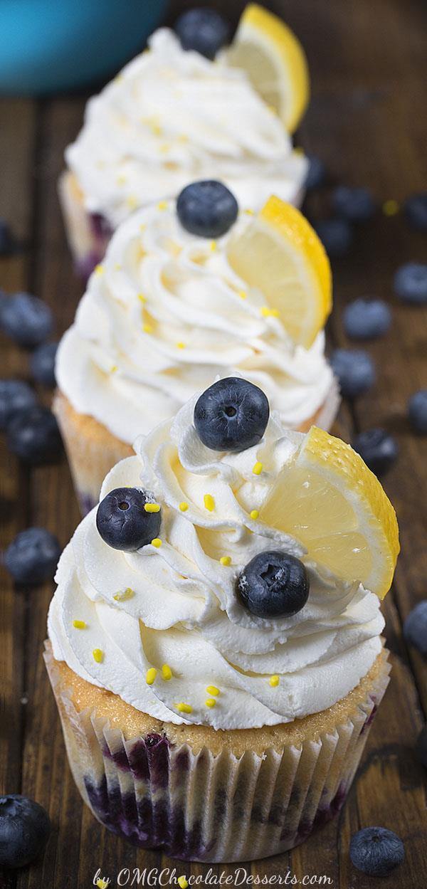 If you wand cupcakes for dessert in these hot days, then the combination of fresh Blueberry cupcakes and the tasty lemon curd in them will be the perfect combination for you. Trust me, Blueberry Cupcakes with Lemon Curd filling cooled off in the fridge will refresh you just as good as ice cream! Try it!!!