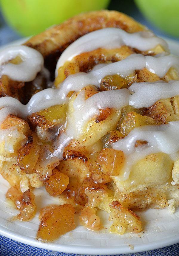 Apple Pie Cinnamon Rolls Homemade Cinnamon Rolls with Fresh Apples