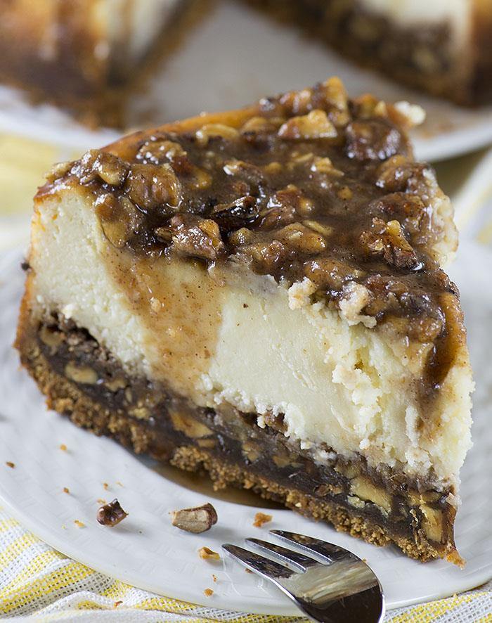 Searching for a perfect autumn dessert, Pecan could be a great trick up your sleeve. If you combine them with the always decadent cheesecake, your Pecan Pie Cheesecake could become the ideal Thanksgiving treat. 
