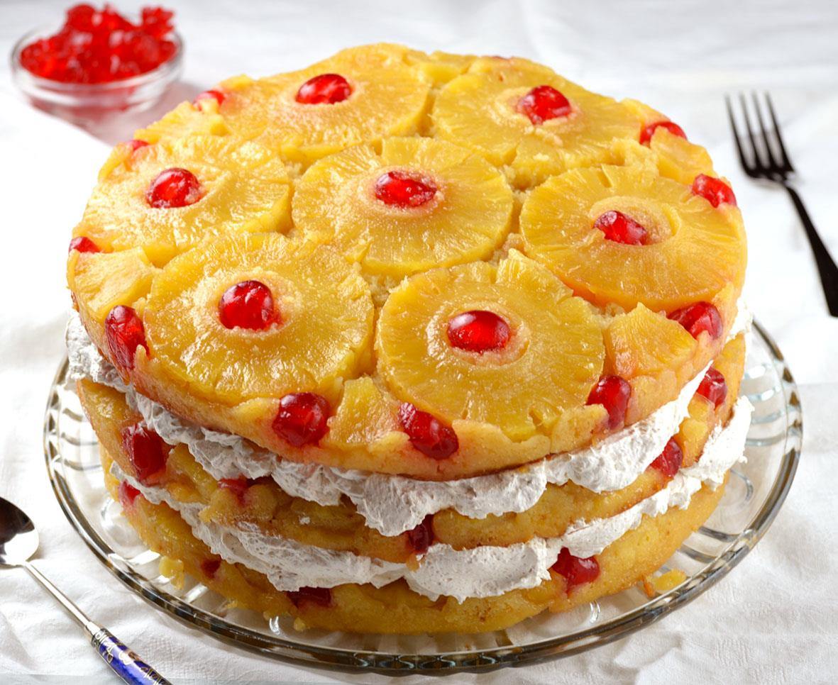 Pineapple Upside Down Cake in a Cast Iron Skillet - Amanda's Cookin' - Cake  & Cupcakes