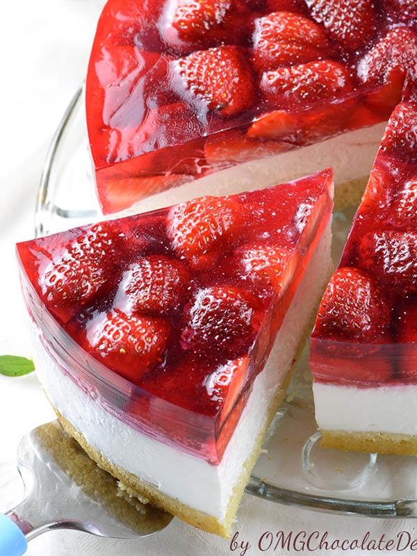 Strawberry jelly cake