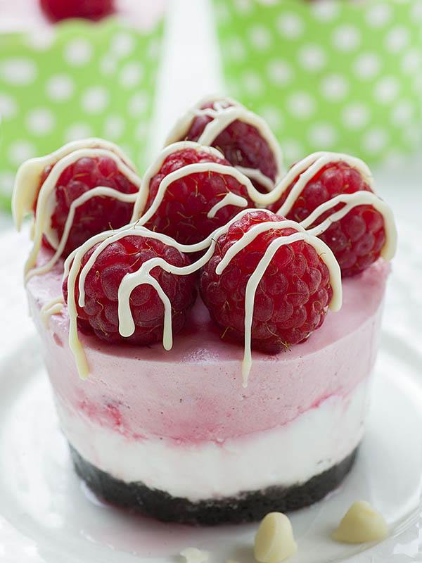 No Bake Mini Raspberry Cheesecakes with Oreo Crust