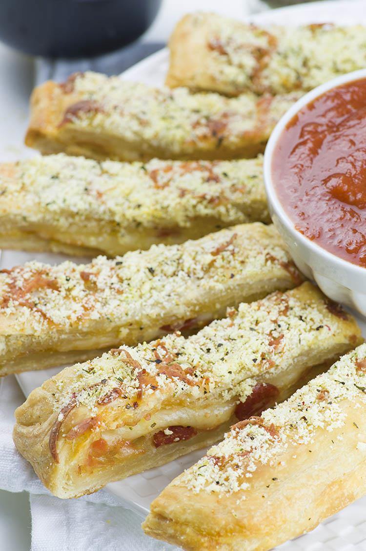 Easy Cheesy Pizza Breadsticks Easy Appetizer Recipe