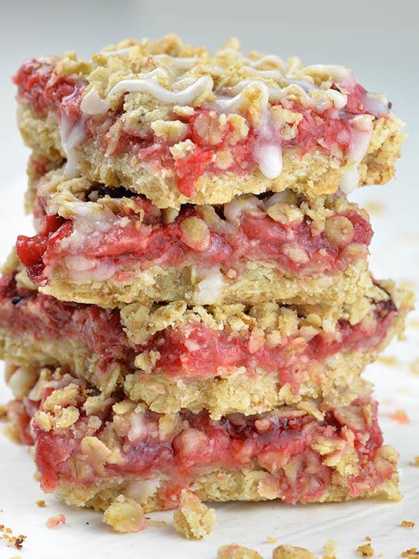 Bunch of Skinny Strawberry Oatmeal Bars