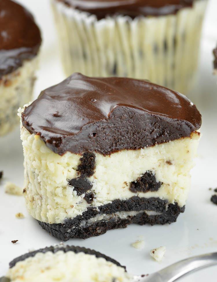 Mini Oreo Cheesecake Recipe | Oreo Cheesecake Cupcakes
