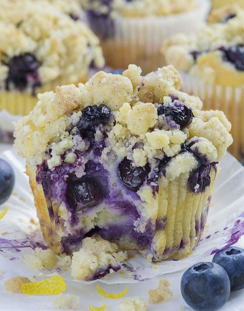 vegan blueberry muffins with crumb topping