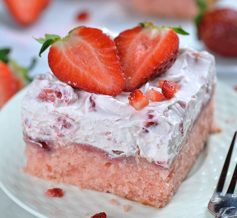 Strawberries-and-Cream Sheet Cake Recipe