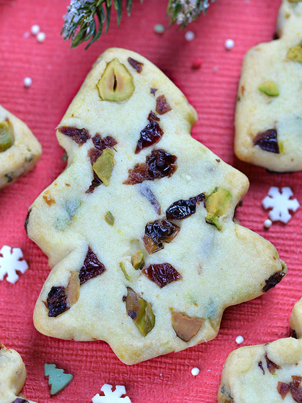 Maraschino Cherry Shortbread Cookie | An Easy Christmas Cookie Recipe