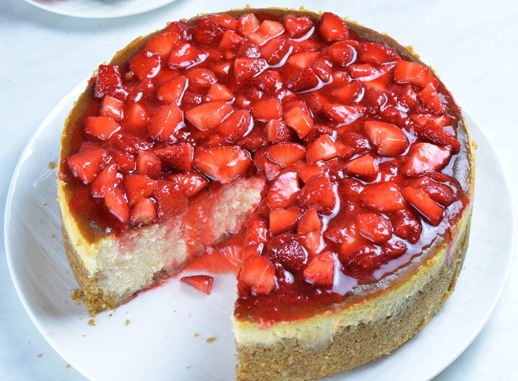 Easy Strawberry Cheesecake Recipe | OMG Chocolate Desserts