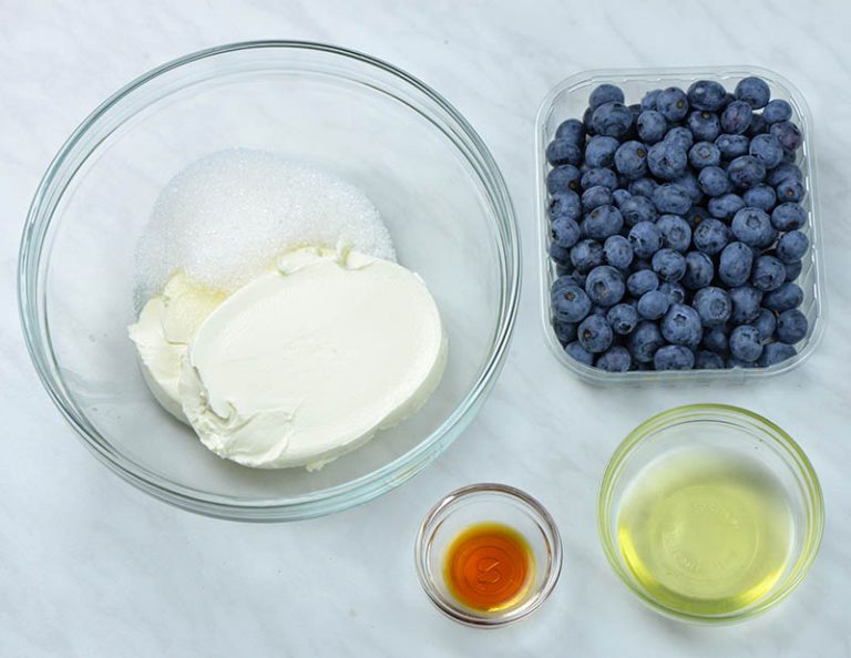 Blueberry Cream Cheese Coffee Cake OMG Chocolate Desserts