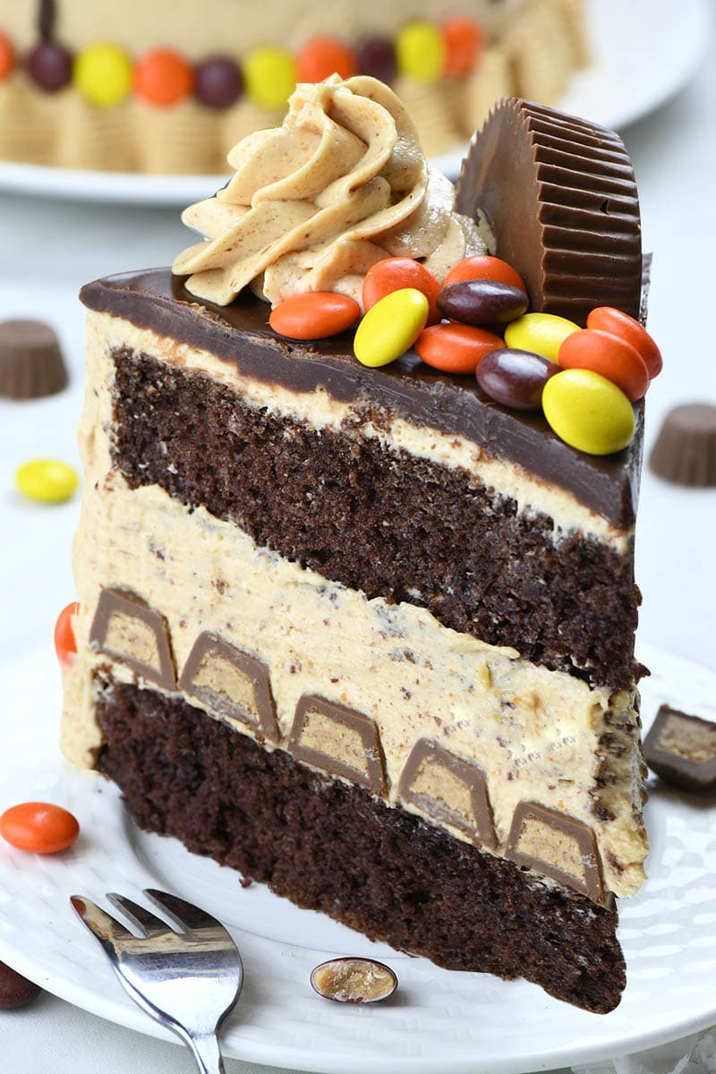 Peanut Butter Chocolate Cake is the ultimate chocolate peanut butter dessert recipe. I couldn’t think of anything more perfect for me than an overdose of chocolate and peanut butter.