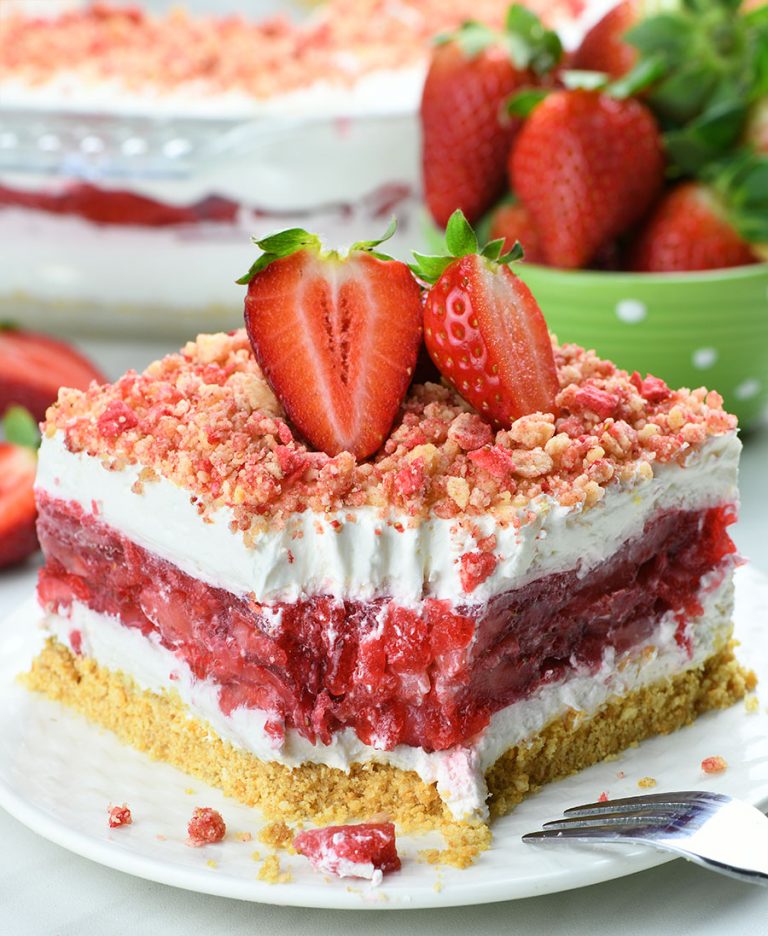 Strawberry Jello Lasagna-No Bake Dessert With Jello And Strawberry Crunch