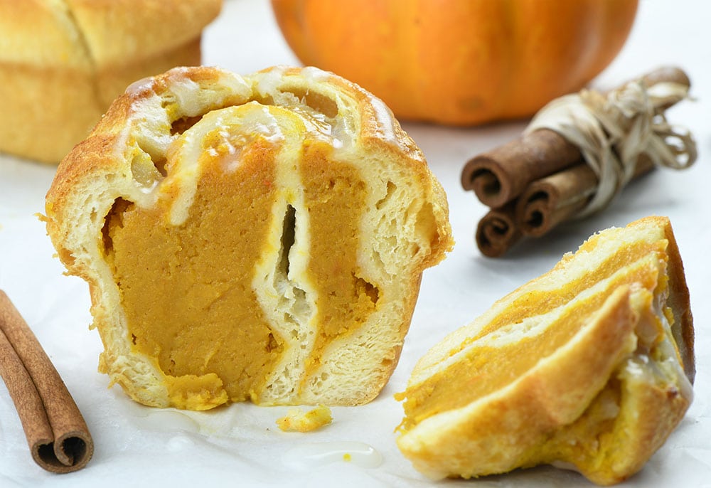 Pumpkin Roll Muffins Cut