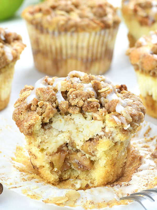 Apple Crisp Cheesecake Muffins