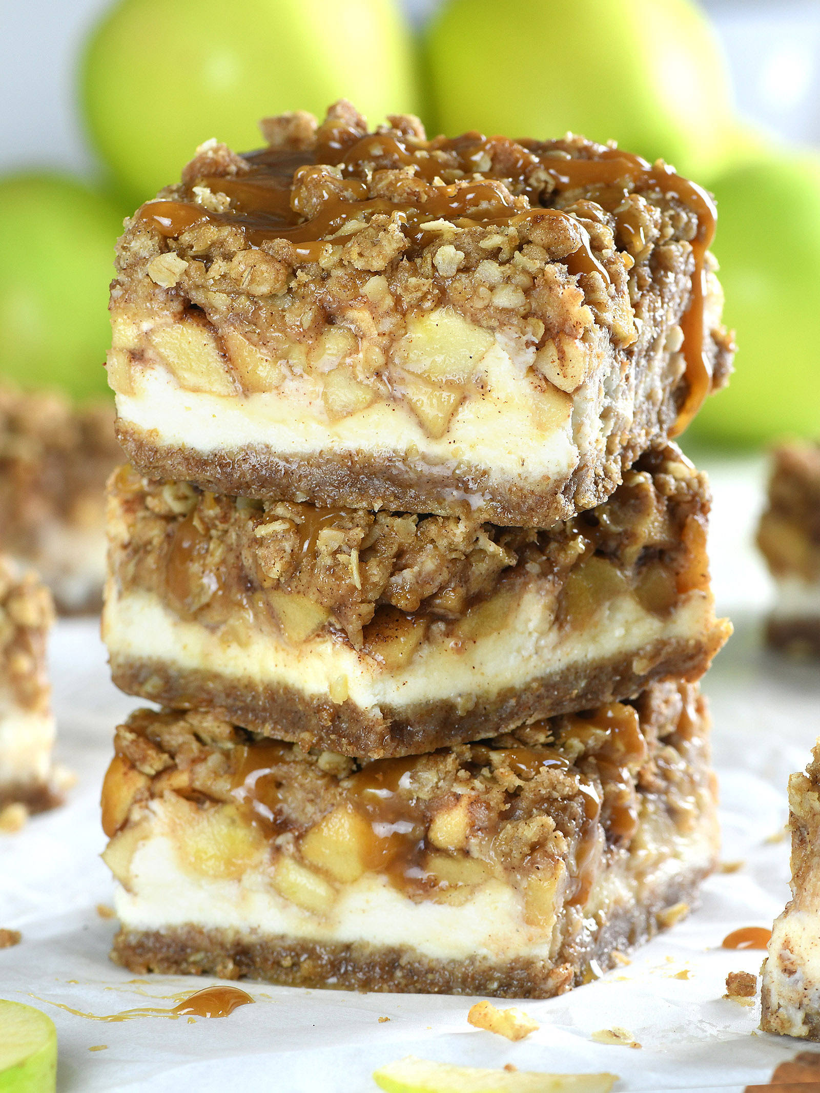Apple Crisp Cheesecake Bars